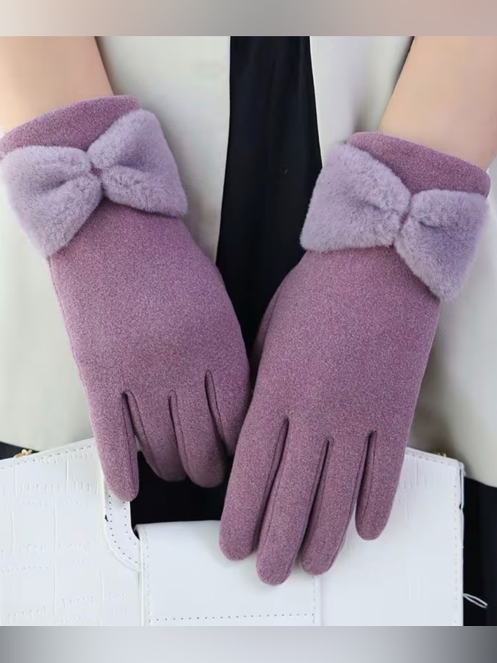 Elegant Tender Purple Women's Fleece Winter Gloves with Bow Accent Touchscreen